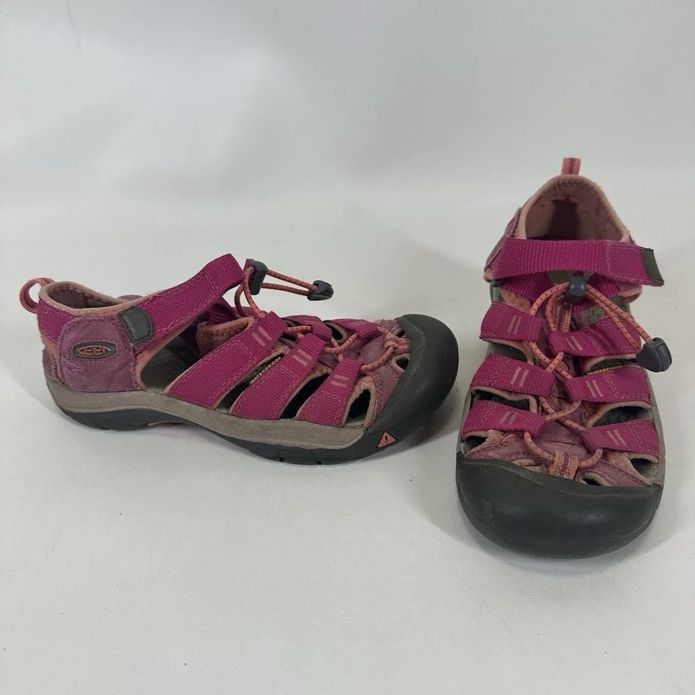 Keen Newport H2 Girls Size 3 Very Berry Fusion Coral Sandals Waterproof Big Kids